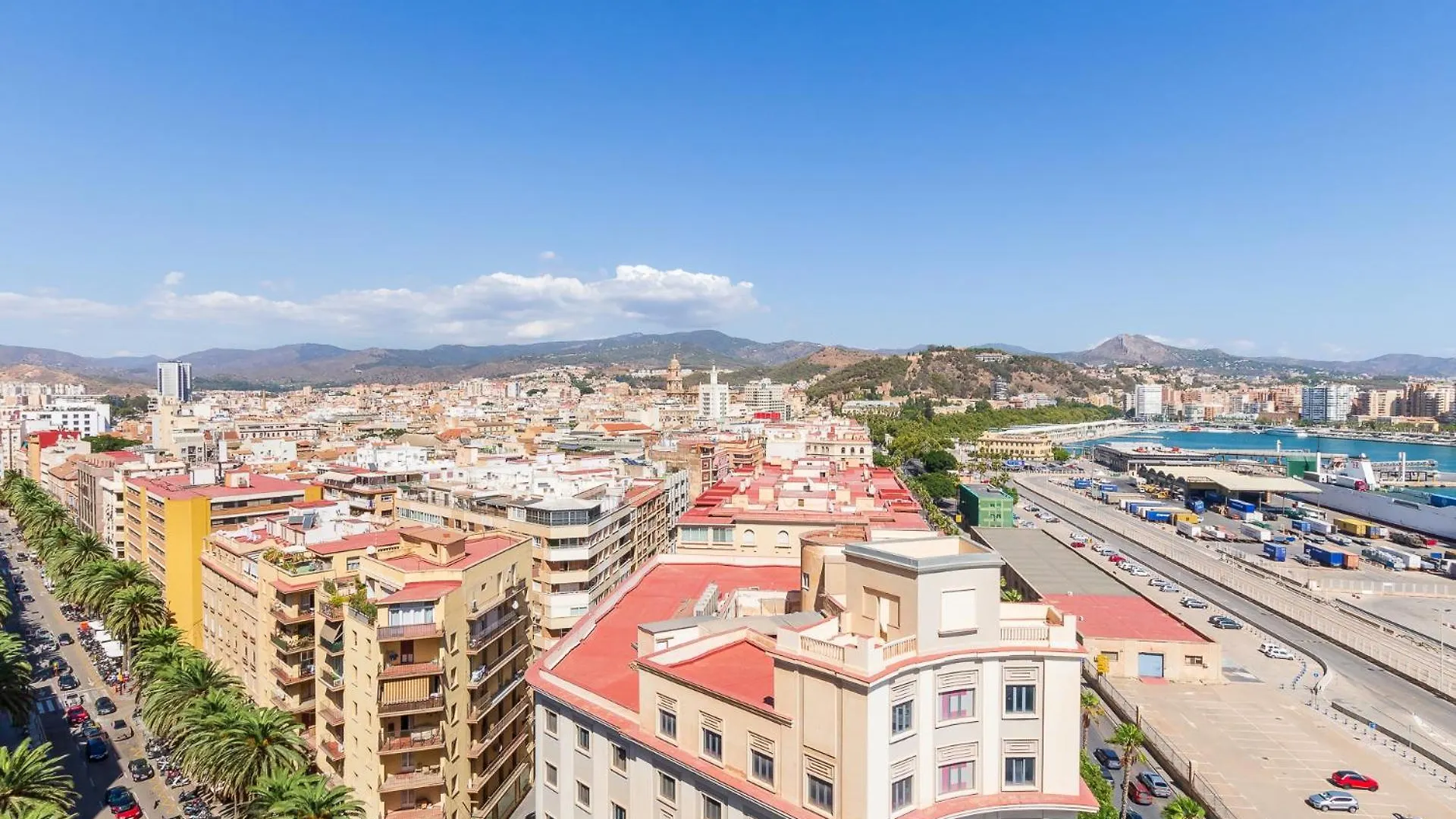 Apt Alameda De Colon Solo Familias Malaga